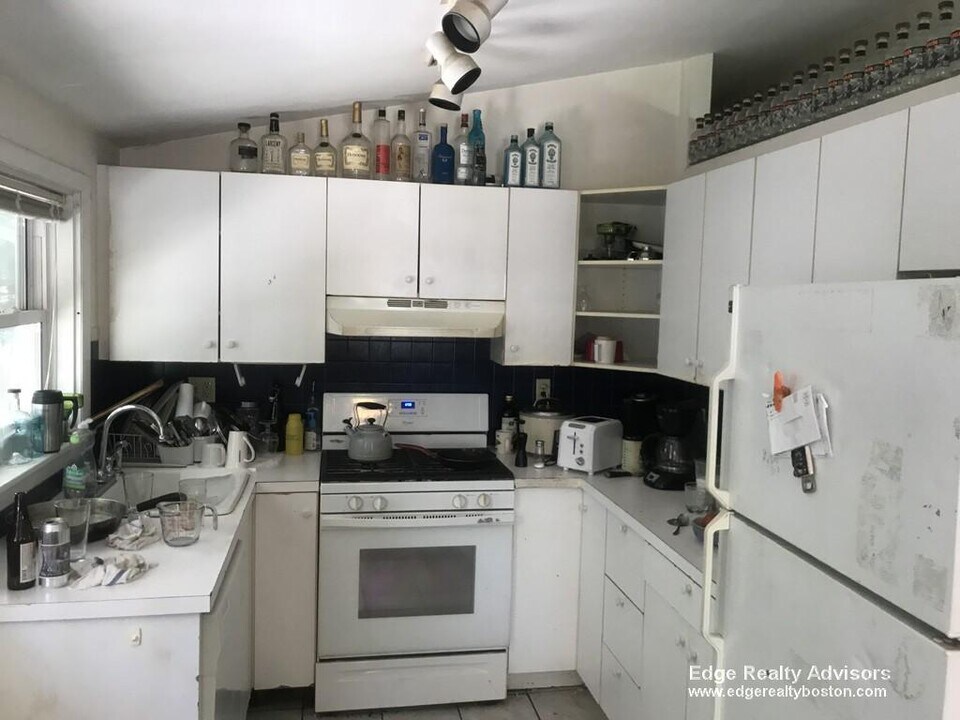 246 Allston St, Unit 1 in Boston, MA - Foto de edificio