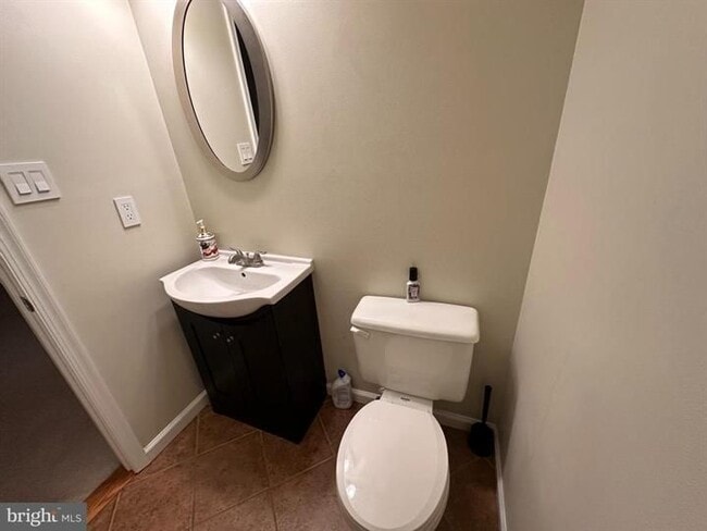 13 Carriage House Cir in Alexandria, VA - Building Photo - Building Photo