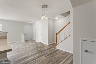 5089 Stapleton Terrace in Frederick, MD - Foto de edificio - Building Photo