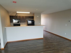 Kennedy Park Townhomes in Wahpeton, ND - Building Photo - Building Photo