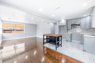 4677 W 84th Pl in Chicago, IL - Building Photo - Building Photo