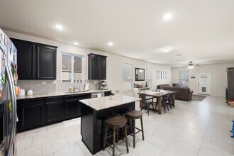 339 Salz Wy in San Antonio, TX - Building Photo - Building Photo