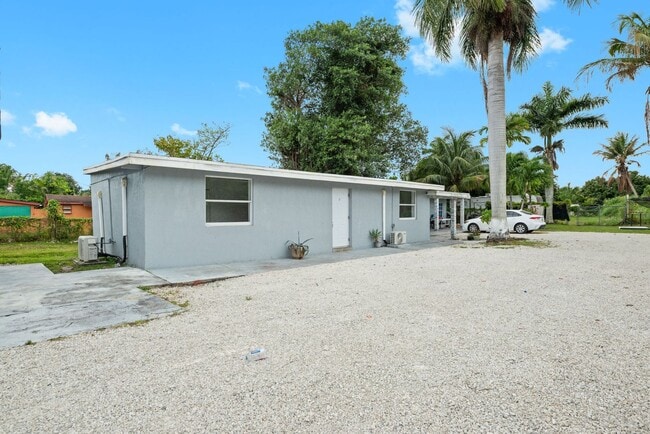10990 NW 18th Ave in Miami, FL - Building Photo - Building Photo