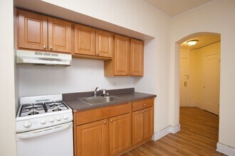 3335 W Diversey Ave in Chicago, IL - Building Photo - Building Photo