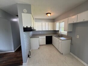 4406 Clarene Dr in Louisville, KY - Building Photo - Building Photo