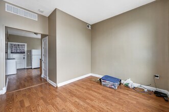 1015 W 31st Pl, Unit 2F in Chicago, IL - Foto de edificio - Building Photo