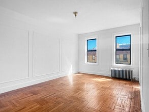 50 Fountain Pl in New Rochelle, NY - Building Photo - Building Photo