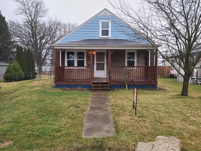 property at 889 Idlewilde Ave