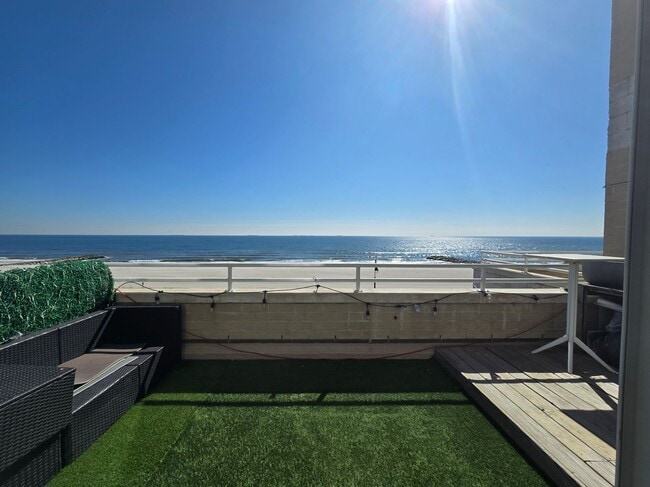 440 W Broadway in Long Beach, NY - Building Photo - Building Photo