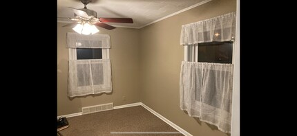 2303 14th St, Unit East Side in Emmetsburg, IA - Building Photo - Building Photo