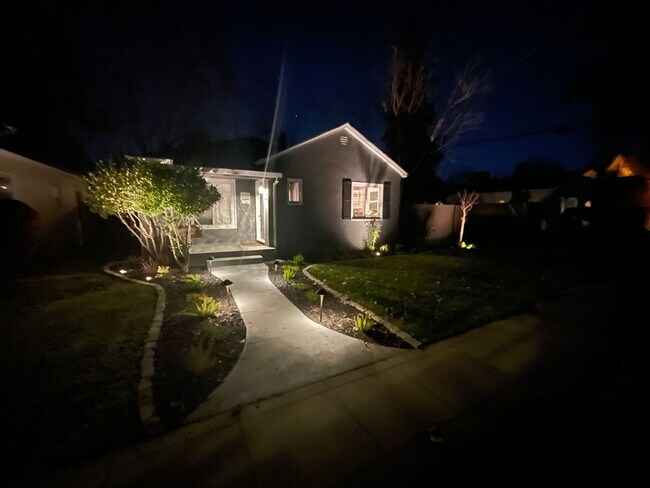 1909 39th St in Sacramento, CA - Building Photo - Building Photo