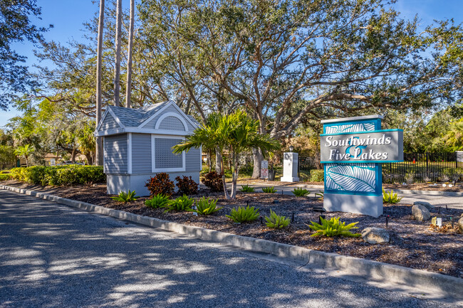 Southwinds at Five Lakes Condominium in Bradenton, FL - Building Photo - Building Photo