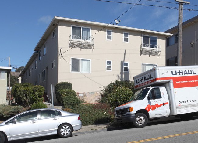 560 Miller Ave in South San Francisco, CA - Foto de edificio - Building Photo