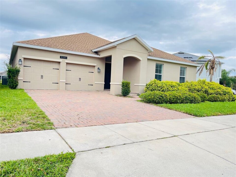 10265 Lovegrass Ln in Orlando, FL - Building Photo