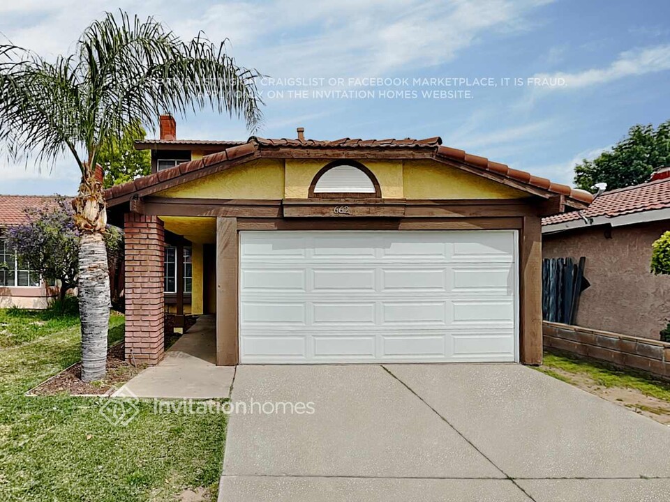 662 W Virginia St in Rialto, CA - Building Photo