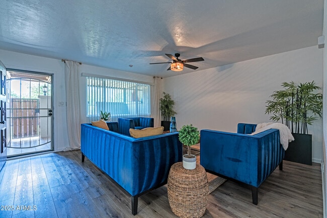 property at 6044 W Augusta Ave