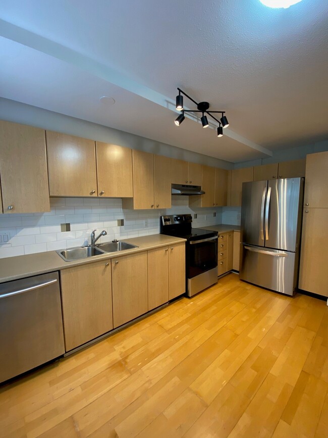 15233 34 Av in Surrey, BC - Building Photo - Building Photo