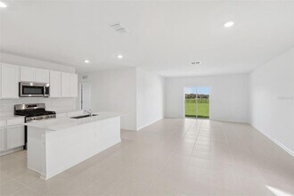 7493 Capstone Dr in Groveland, FL - Building Photo - Building Photo