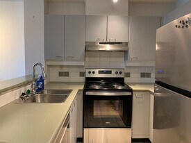 1989 Dunbar St in Vancouver, BC - Building Photo