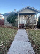 1102 Codel Way in Reno, NV - Building Photo