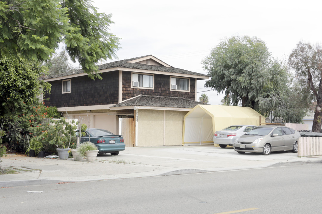 534 Bernard St in Costa Mesa, CA - Foto de edificio