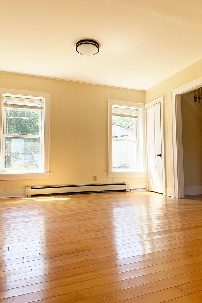 property at 18 Colchester Ct