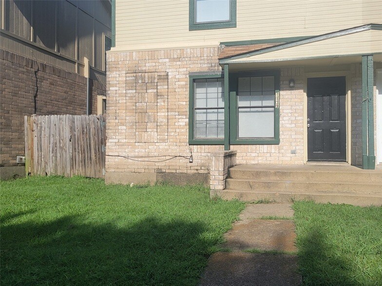 1133 Houston Dr in Mesquite, TX - Building Photo