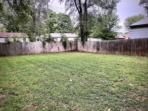 338 W 4th St in Haysville, KS - Building Photo - Building Photo