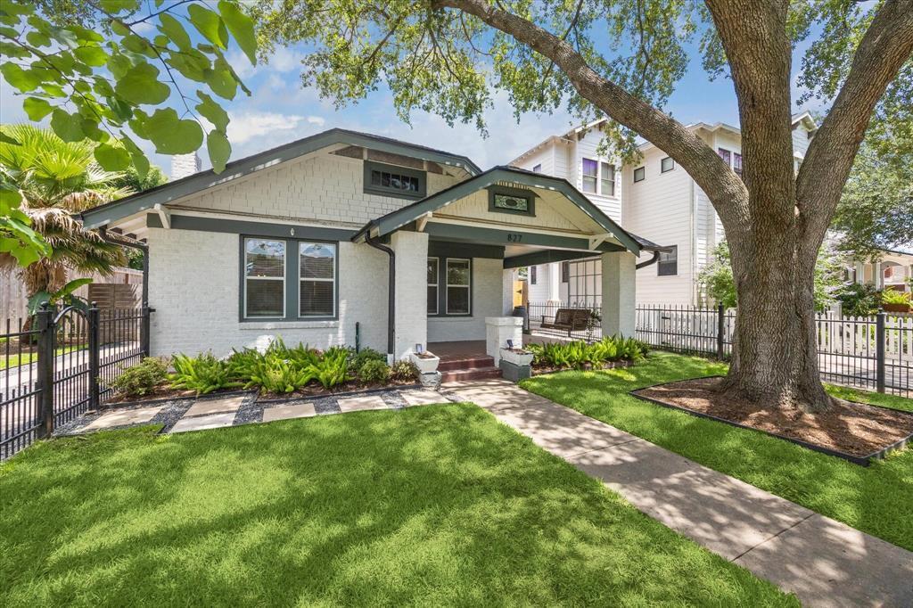 827 Ralfallen St in Houston, TX - Building Photo