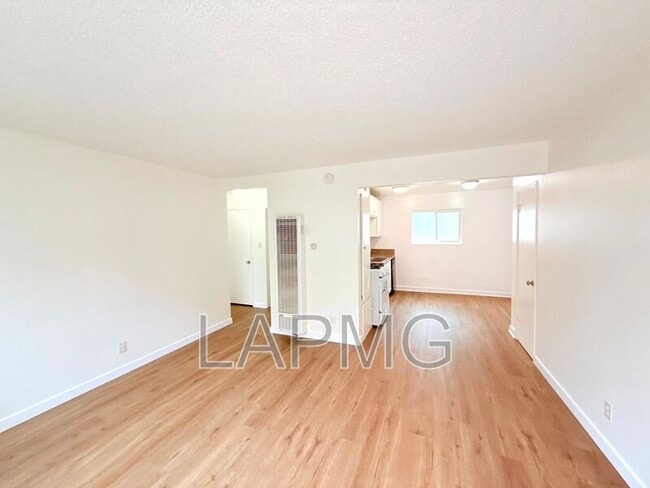 property at 169 W 42nd St