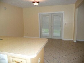 4034 Windtree Dr in Tampa, FL - Building Photo - Building Photo