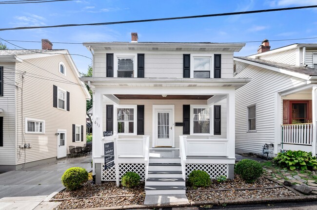 property at 611 Lincoln Pl
