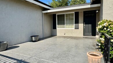 8677 Pendleton Dr in Granite Bay, CA - Building Photo - Building Photo