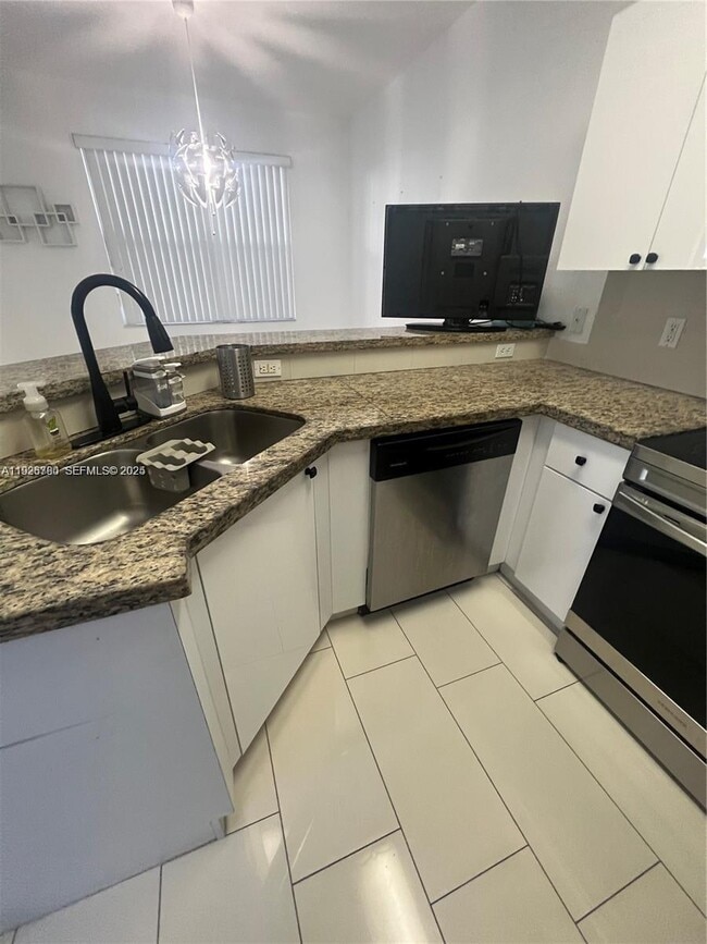 12406 SW 126th Ave, Unit 12406 in Miami, FL - Building Photo - Building Photo