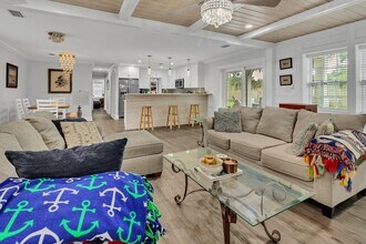 221 S Lorraine Dr in Mary Esther, FL - Building Photo - Building Photo