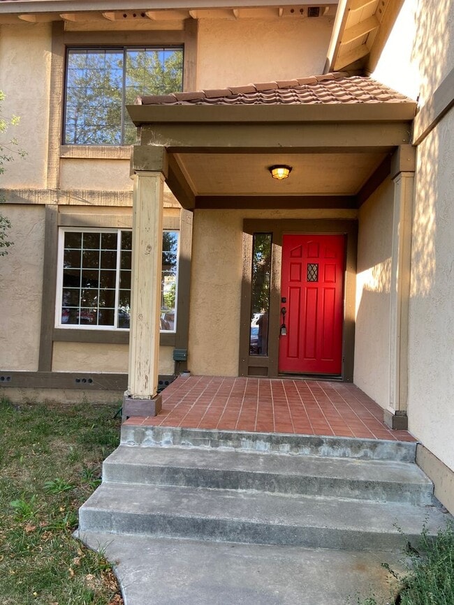 1725 Tampico Ct in Petaluma, CA - Building Photo - Building Photo