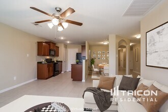616 Totem Trail Dr in La Marque, TX - Building Photo - Building Photo