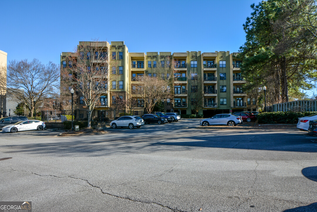 425 Chapel St SW in Atlanta, GA - Building Photo