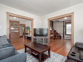 54 Upland Rd, Unit 2 in Somerville, MA - Building Photo - Building Photo