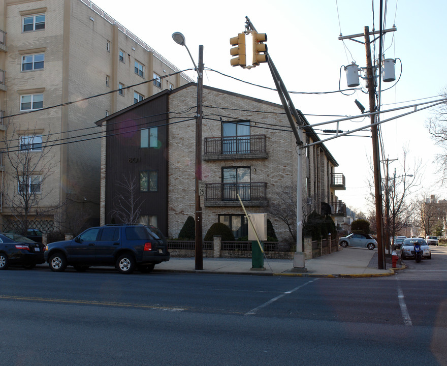 801 Avenue C in Bayonne, NJ - Building Photo