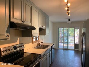 140 Overlook Dr in Seven Lakes, NC - Building Photo - Building Photo