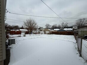 2328 Detroit Ave in Lincoln Park, MI - Building Photo - Building Photo