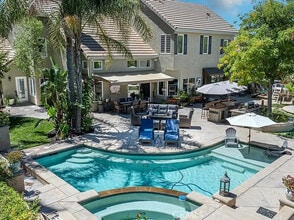 15305 Saddleback Rd in Santa Clarita, CA - Foto de edificio - Building Photo