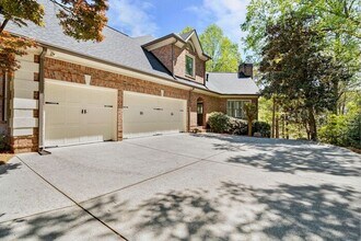 7015 Blackthorn Ln in Suwanee, GA - Building Photo - Building Photo