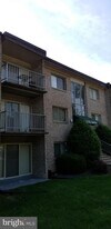 12703 Dara Dr in Woodbridge, VA - Building Photo
