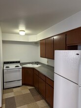 2869 S 6th St-Unit -Unit 4 in Milwaukee, WI - Foto de edificio - Building Photo