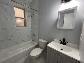 95 Bostwick Ave in Jersey City, NJ - Foto de edificio - Building Photo