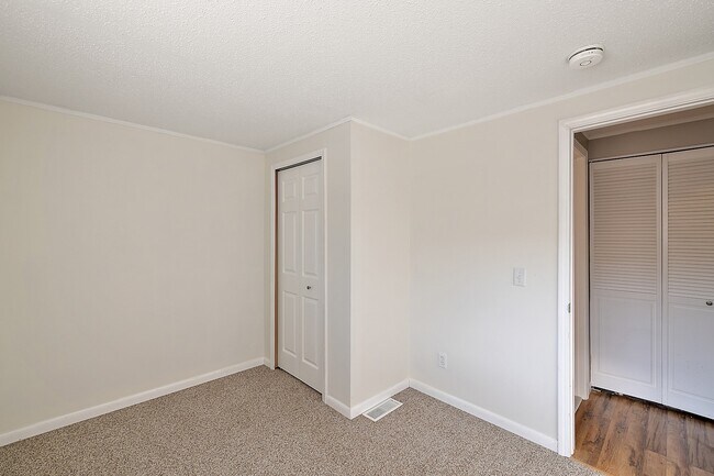 39471 Jefferson Ave-Unit -4 in Harrison Township, MI - Building Photo - Building Photo