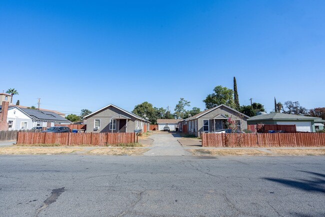 414 Washington Ave in Bakersfield, CA - Building Photo - Building Photo