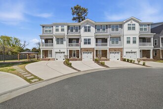 4331 Pinter Ln in Norfolk, VA - Building Photo - Building Photo